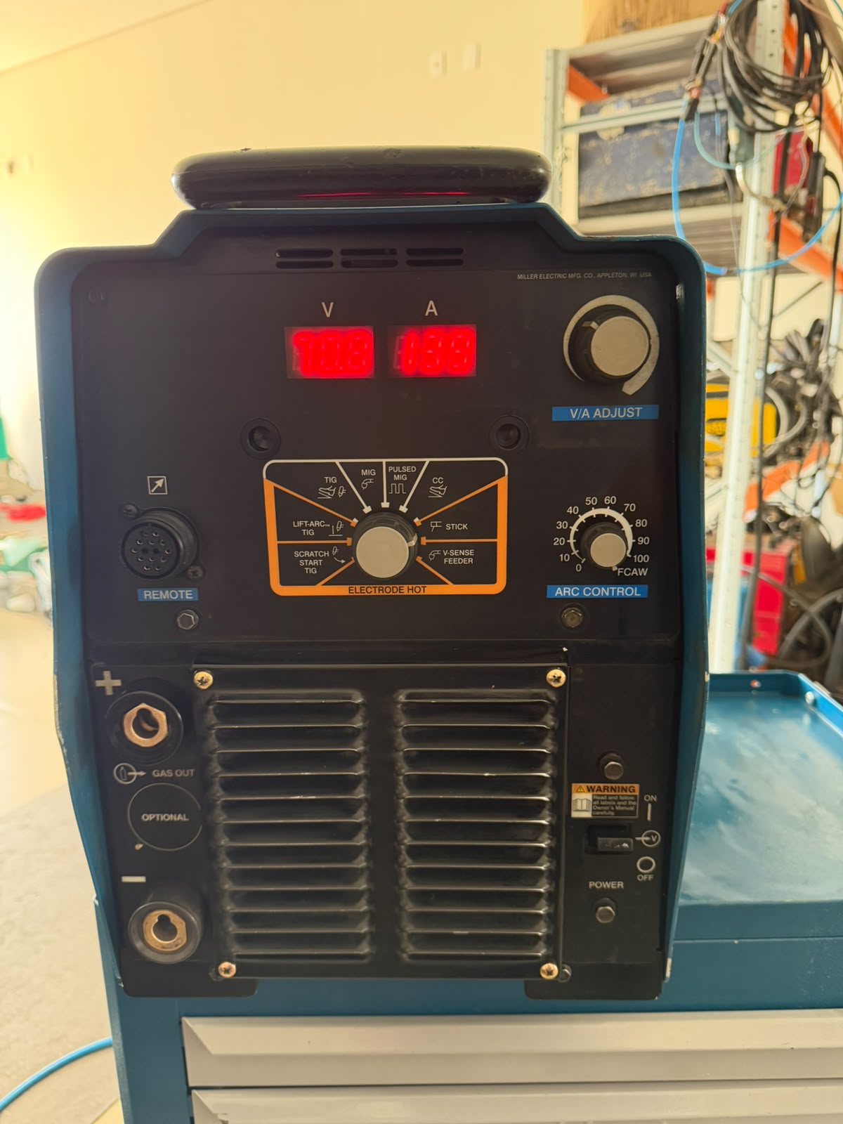 Miller XMT 350 CC/CV — vista do painel